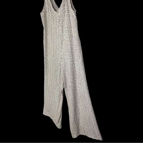 EBERJEY V Neck Felix Jordan Jumpsuit with Tie Shoulder Straps Size Medium - Picture 8 of 9